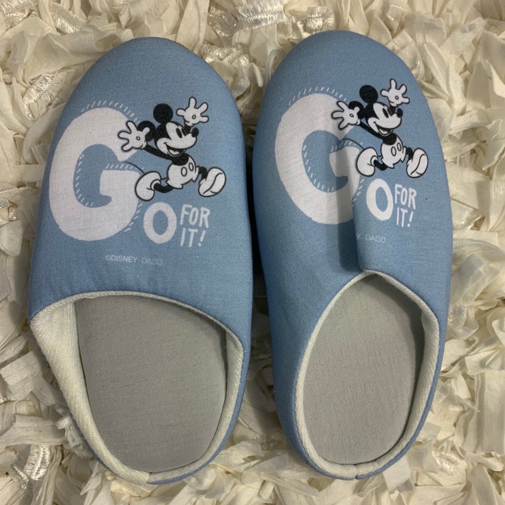 Disney Mickey Mouse Slippers sz6-10